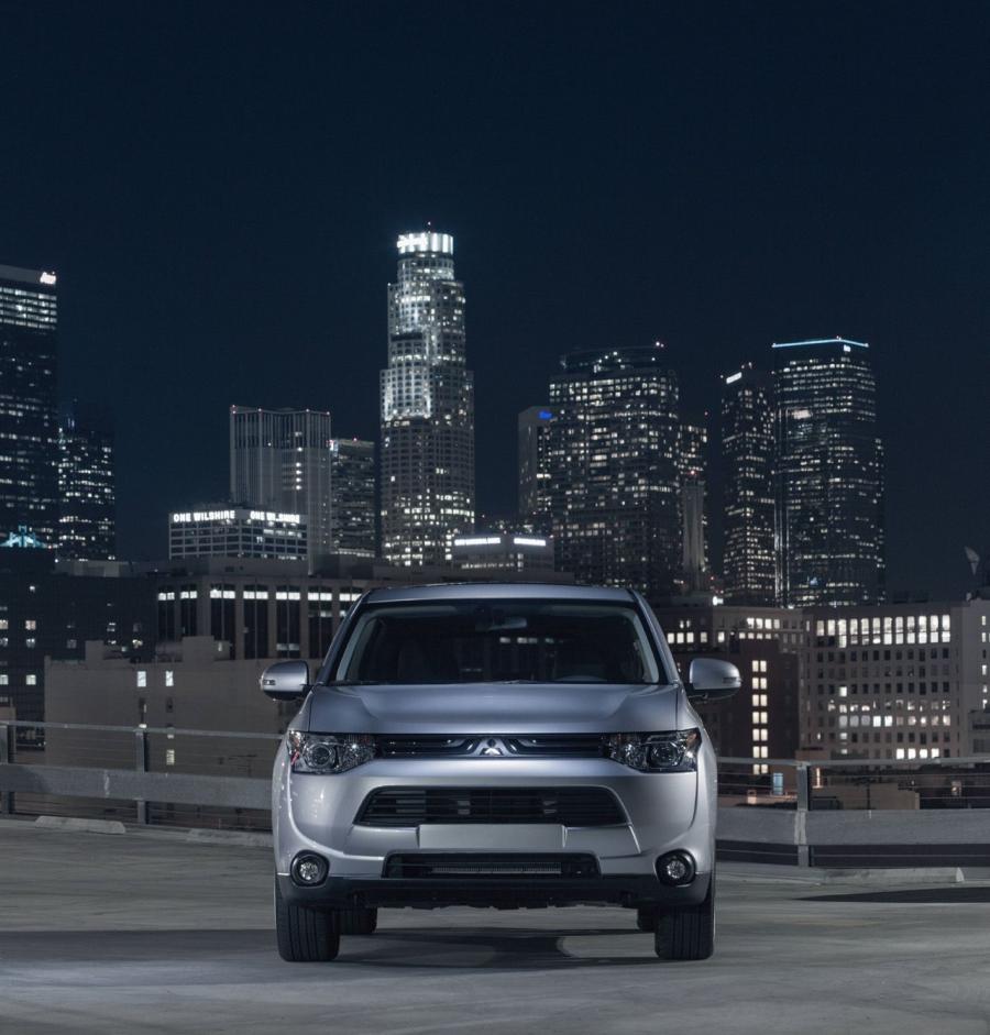  Mitsubishi Outlander 2014 года  (фото 87 из 136)